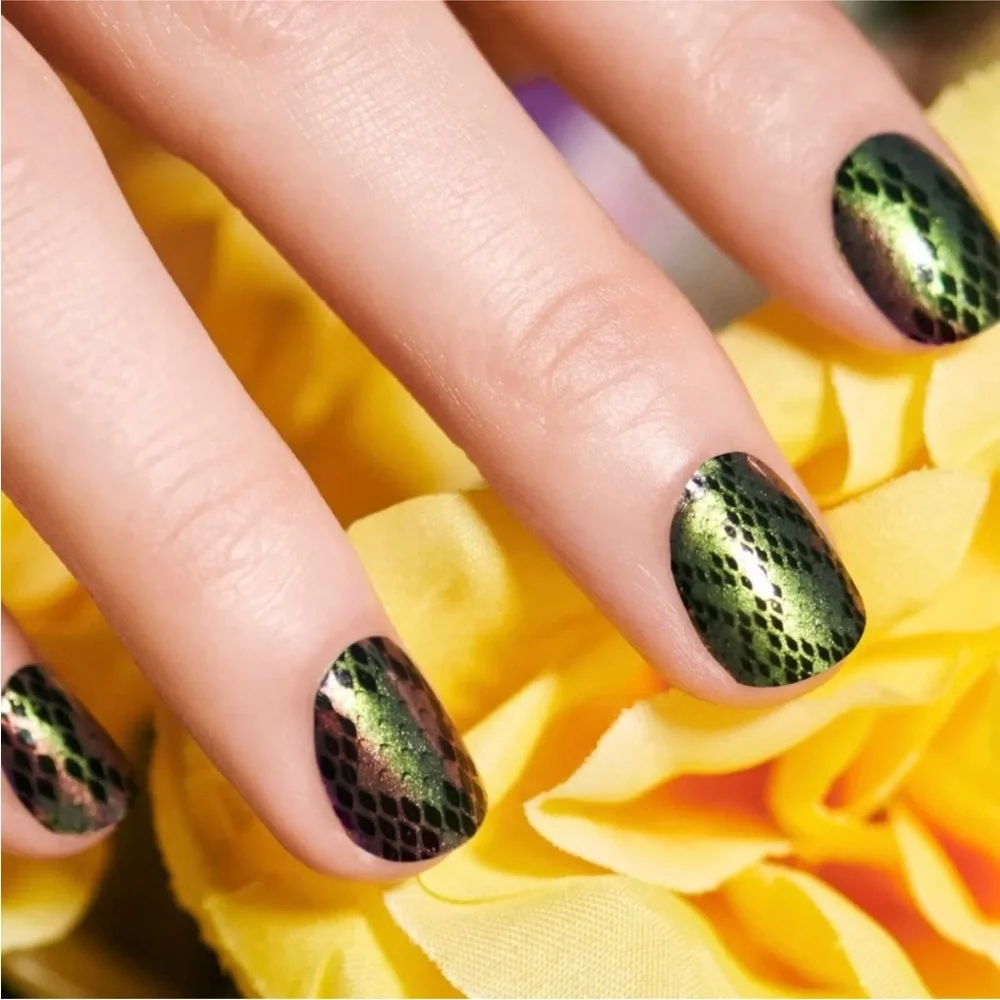 *Retired* Color Street: Viper-active | Green Metallic Duochrome Copper Fall - Picture 9 of 13